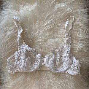 Vintage Gold tab Victoria’s Secret bra